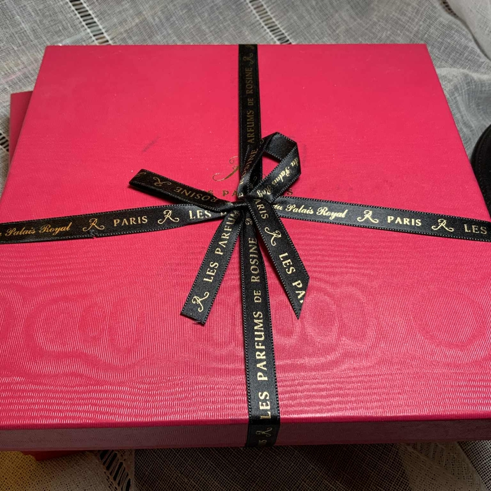 Les Parfums De Rosine - Box Of 4 Soaps